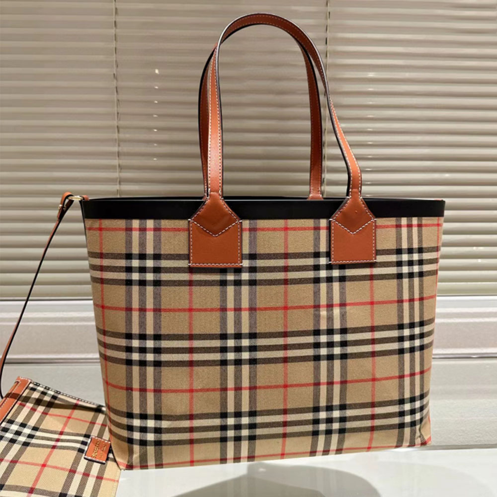 Burberry London Bag Medium - Image 3