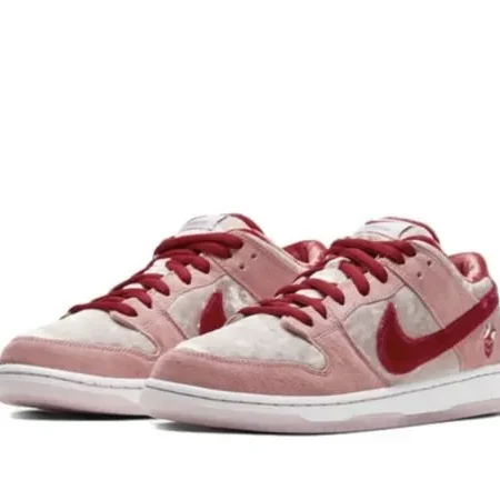 StrangeLove x SB Dunk Low - Image 5