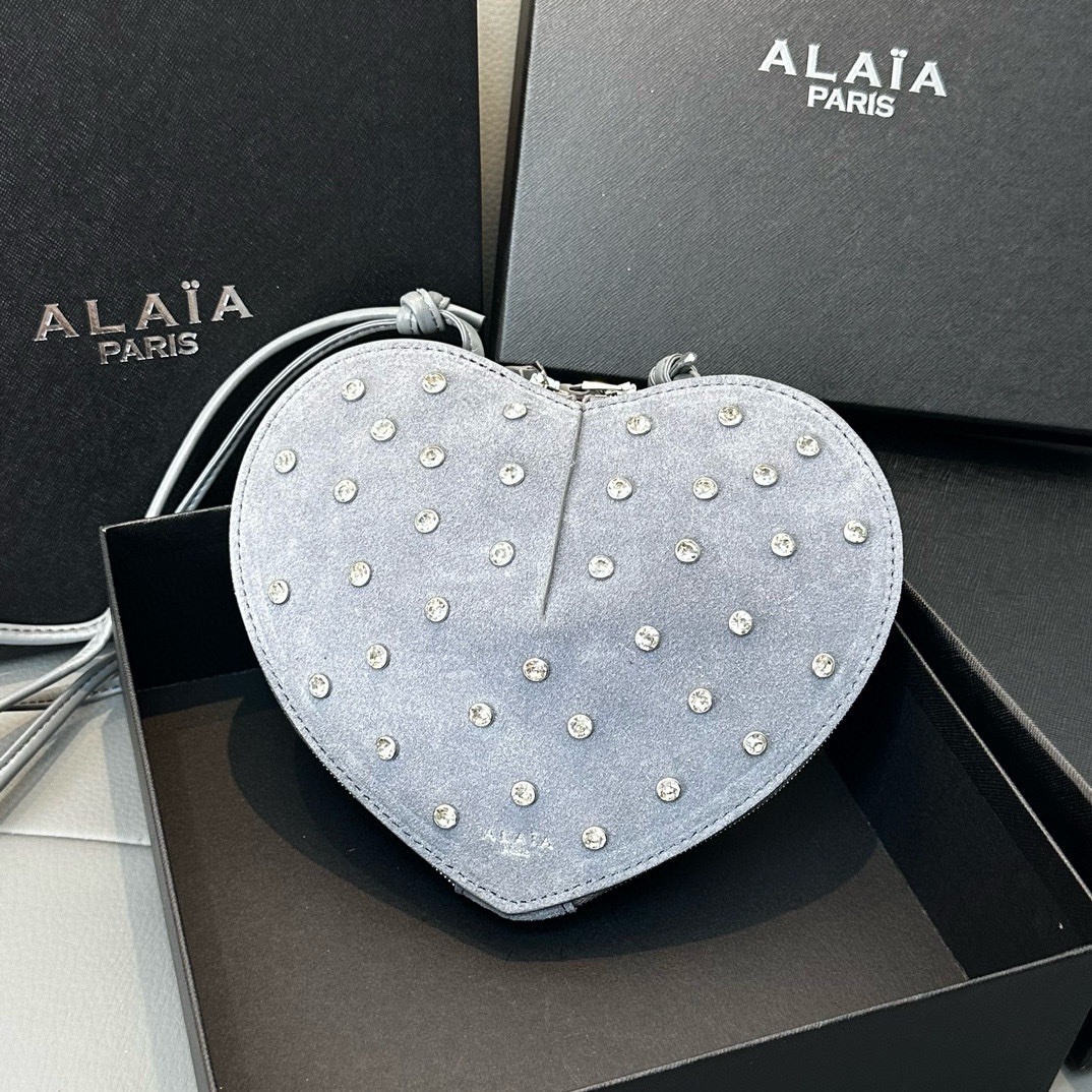 ALaia Diamond Heart Handbag - Image 7