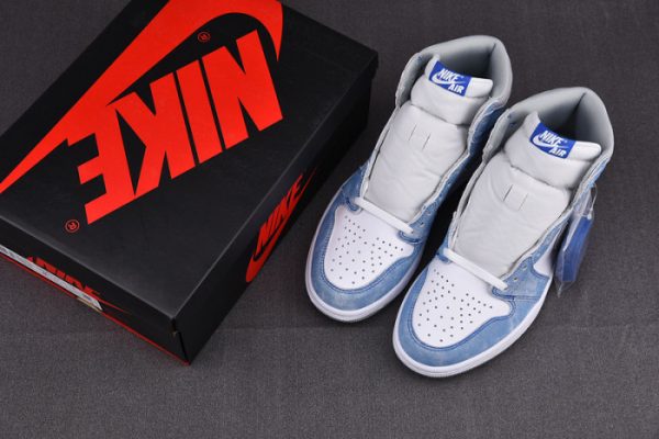 Air Jordan 1 High OG Hyper Royal 555088-402