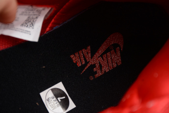 Air Jordan 1 Satin Black Toe CD0461-016 - Image 3