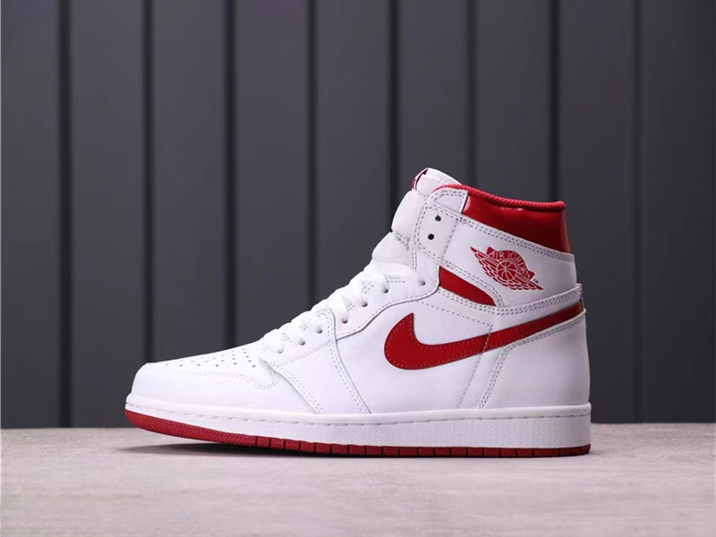 Jordan 1 Retro Metallic Red (2017) 555088-103 - Image 1
