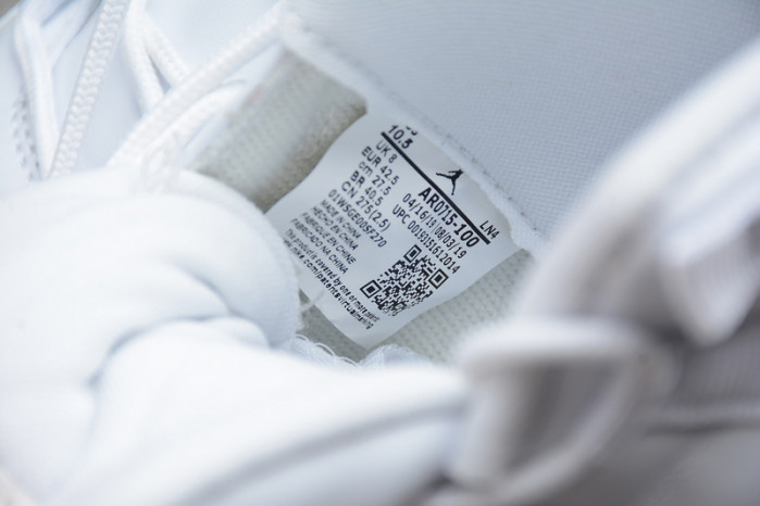 AIR Jordan 11 White Metallic Silver Vast Grey AR0715-100 - Image 3