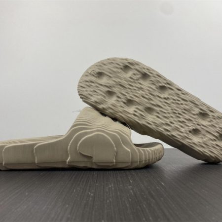 Yeezy Slide new collection - Image 11