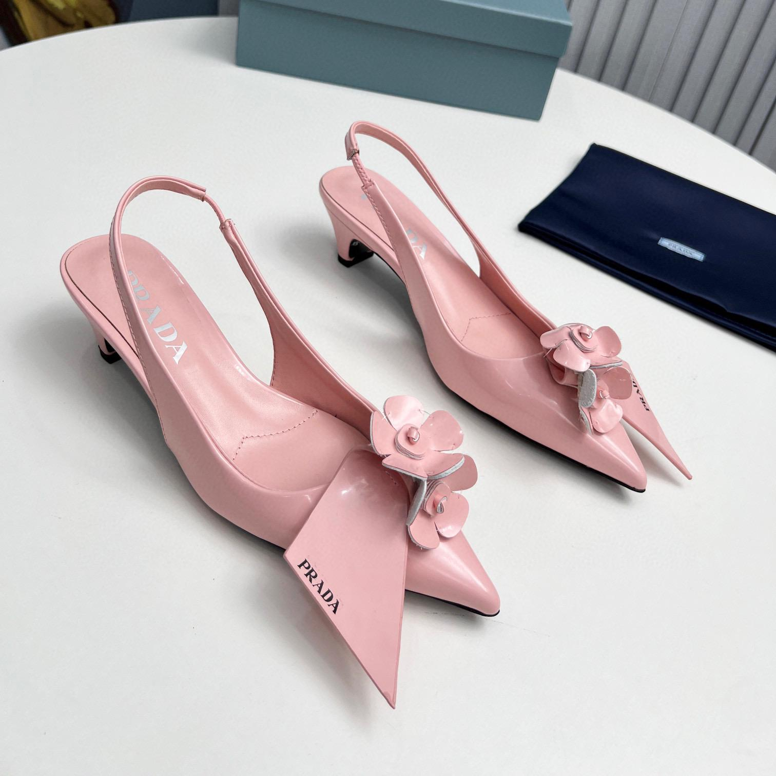 Prada  Leather Temperament Piece  Sandals Slide - Image 8