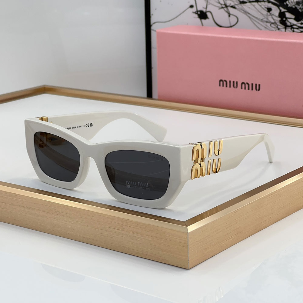 MIU MIU  Cat eye Sunglasses Top quality - Image 4
