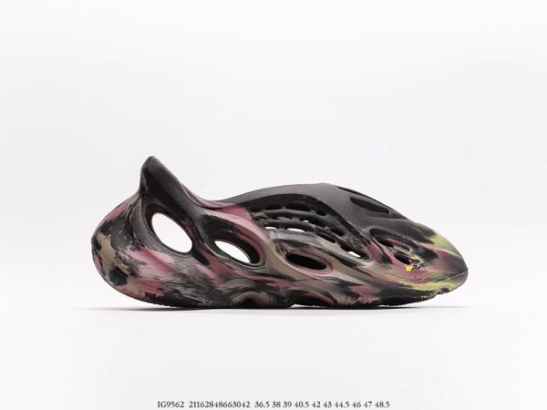 Yeezy Foam Runner MX Carbon IG9562