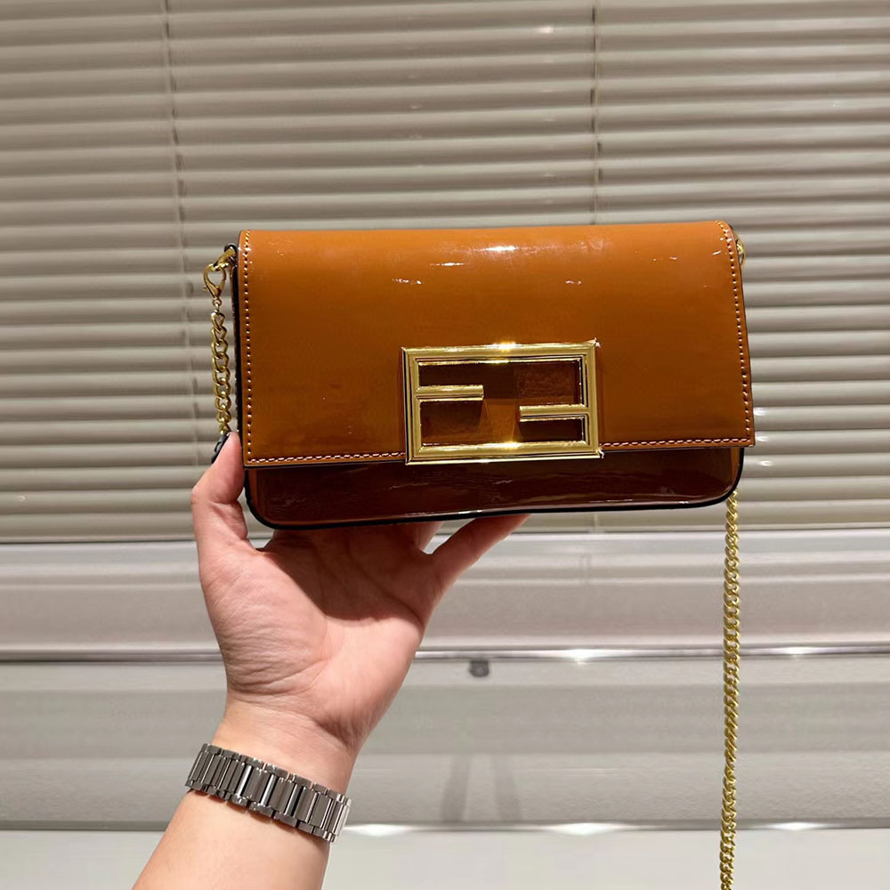 FENDI Chain Wallet Crossbody Bag - Image 5