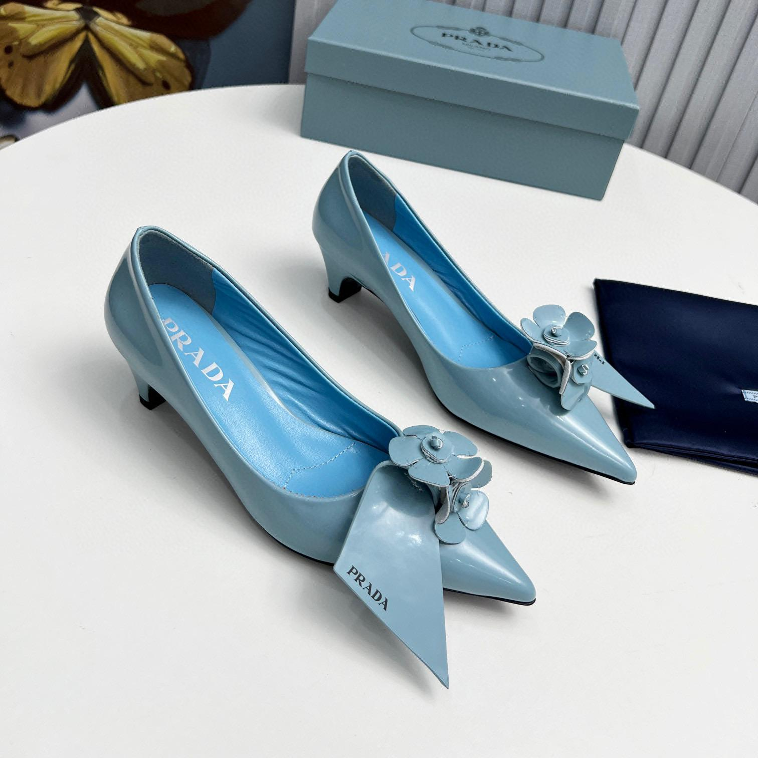 Prada  Leather Simple And Fashionable  Sandals Slide - Image 4