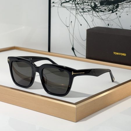 Tom Ford Outdoor UV Protection Sunglasses Top quality - Image 4