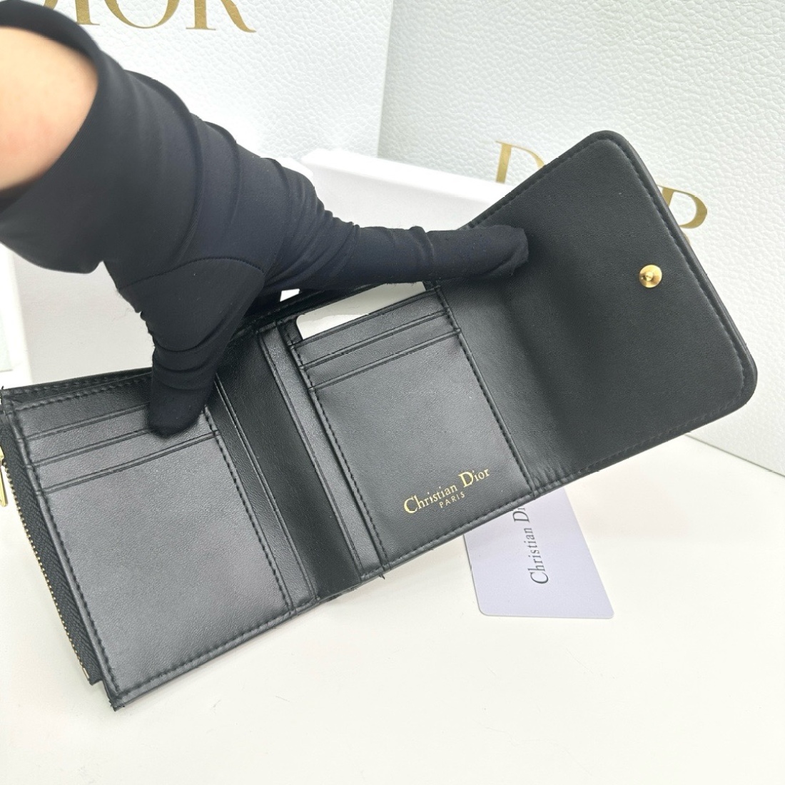Dior 30 Montaigne Three Fold Wallet - Image 4