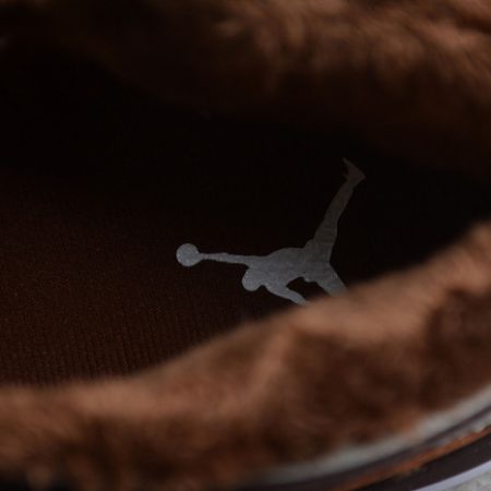 Air Jordan 1 Mid DO6699-200 - Image 9