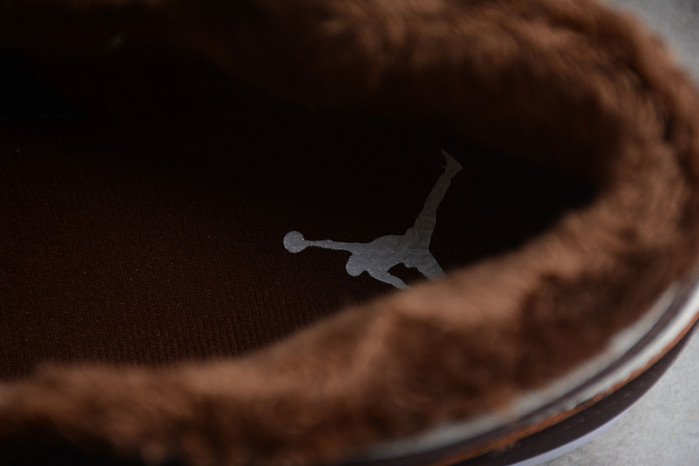 Air Jordan 1 Mid DO6699-200 - Image 9