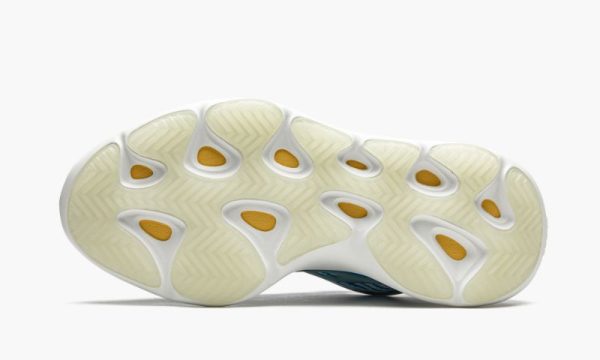 Yeezys 700 V3 “ Arzareth"