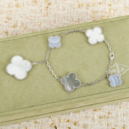 Van Cleef&Arpels VCA irregular alhambra Bracelet - Image 3