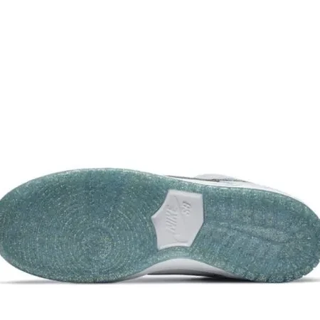 Sean Cliver x Dunk SB Low Pro QS “ Holiday Special" - Image 6