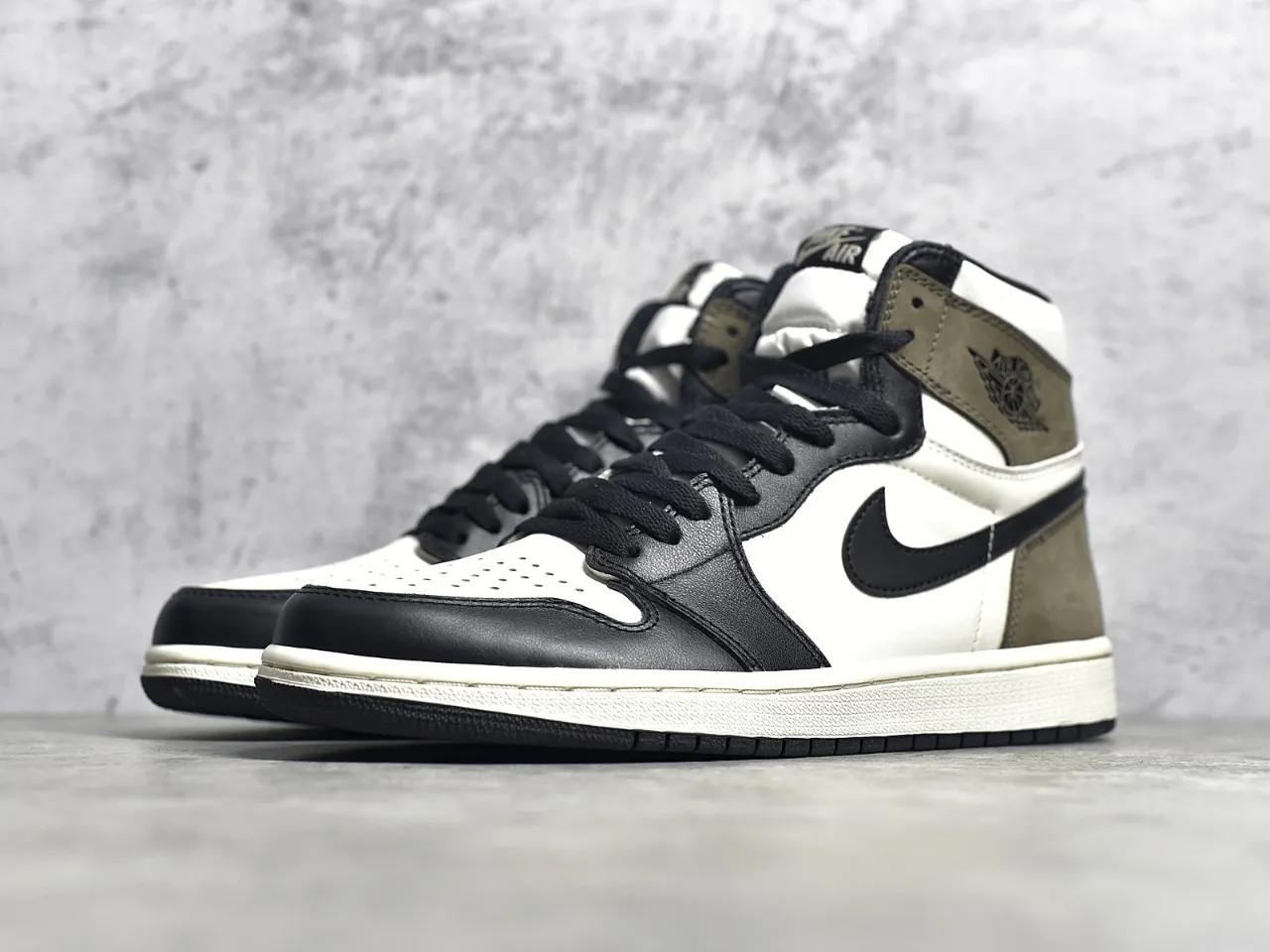 Jordan 1 Retro OG Dark Mocha - Image 3