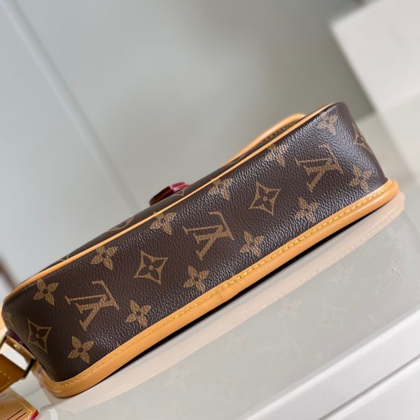 Gibeciere PM Shoulder Bag M42248
