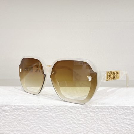 Dior Lrregular Logo Sunglasses Top Quality - Image 1