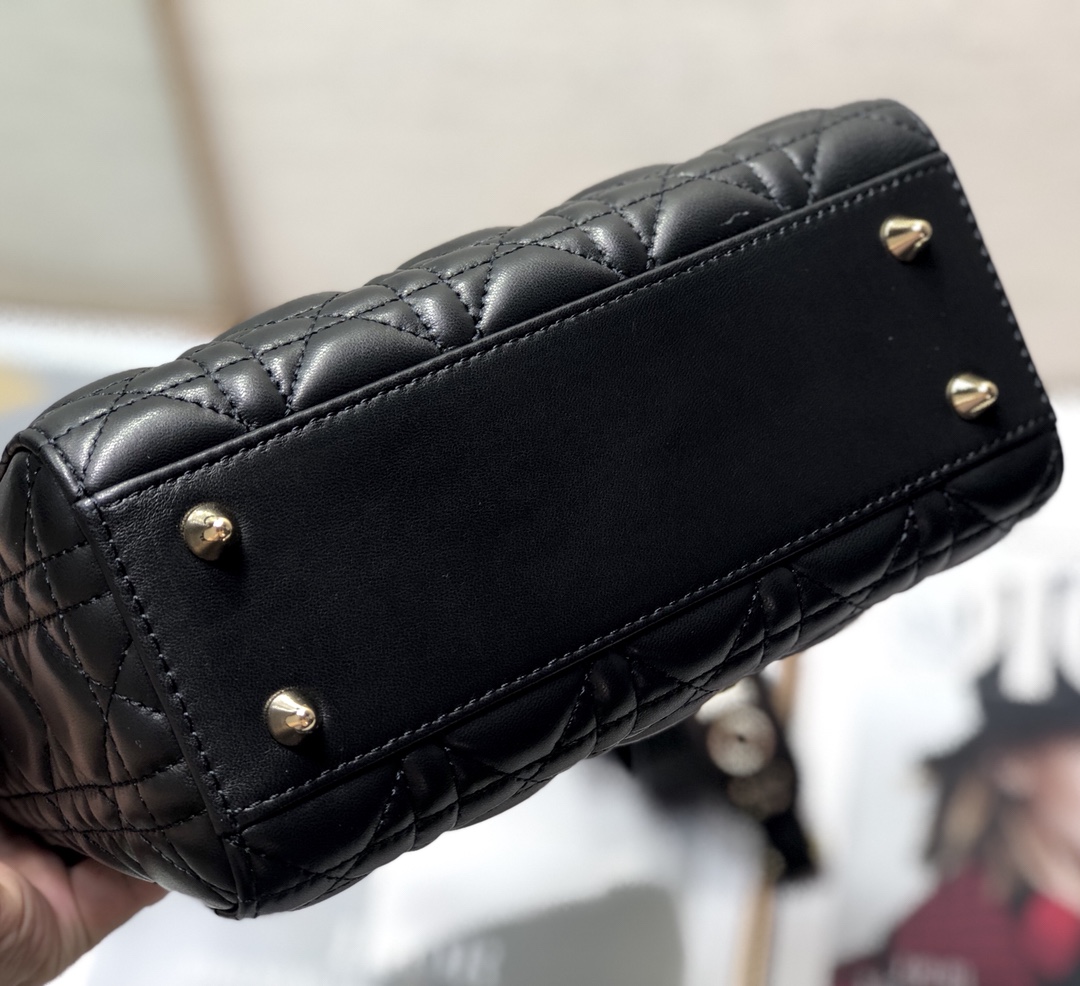 Dior Medium Lady Dior Bag Black Patent Cannage  M0565OWCB_M900 - Image 3