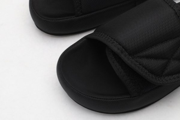 Yeezy Slide 3