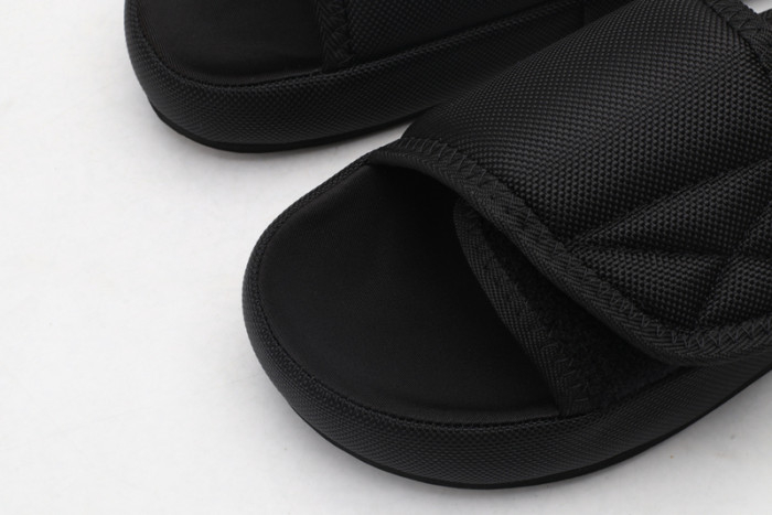 Yeezy Slide 3 - Image 11