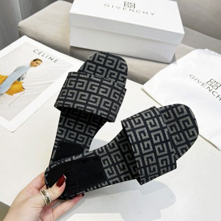 Givenchy Comfortable Flat Flip-flops Slide Sandal - Image 3