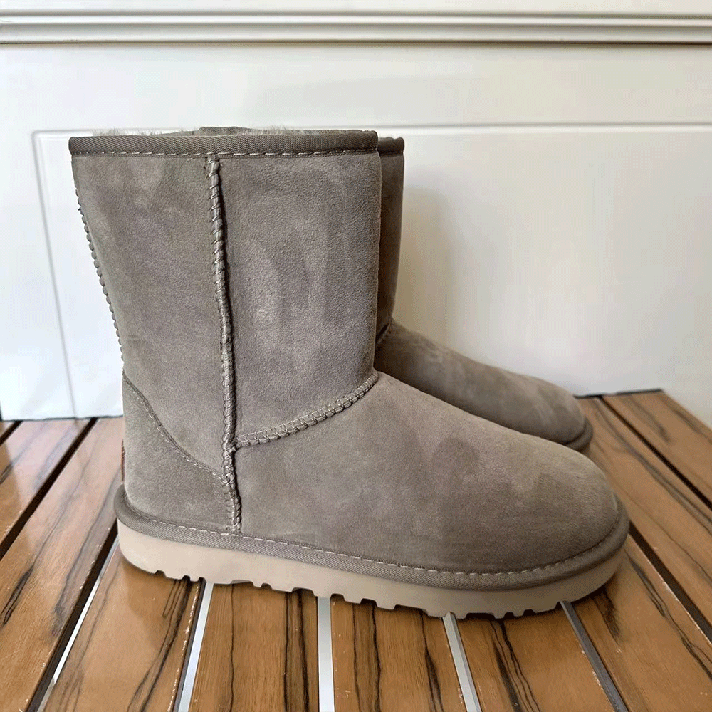 UGG Fall/Winter Classic Short Boots - Image 8