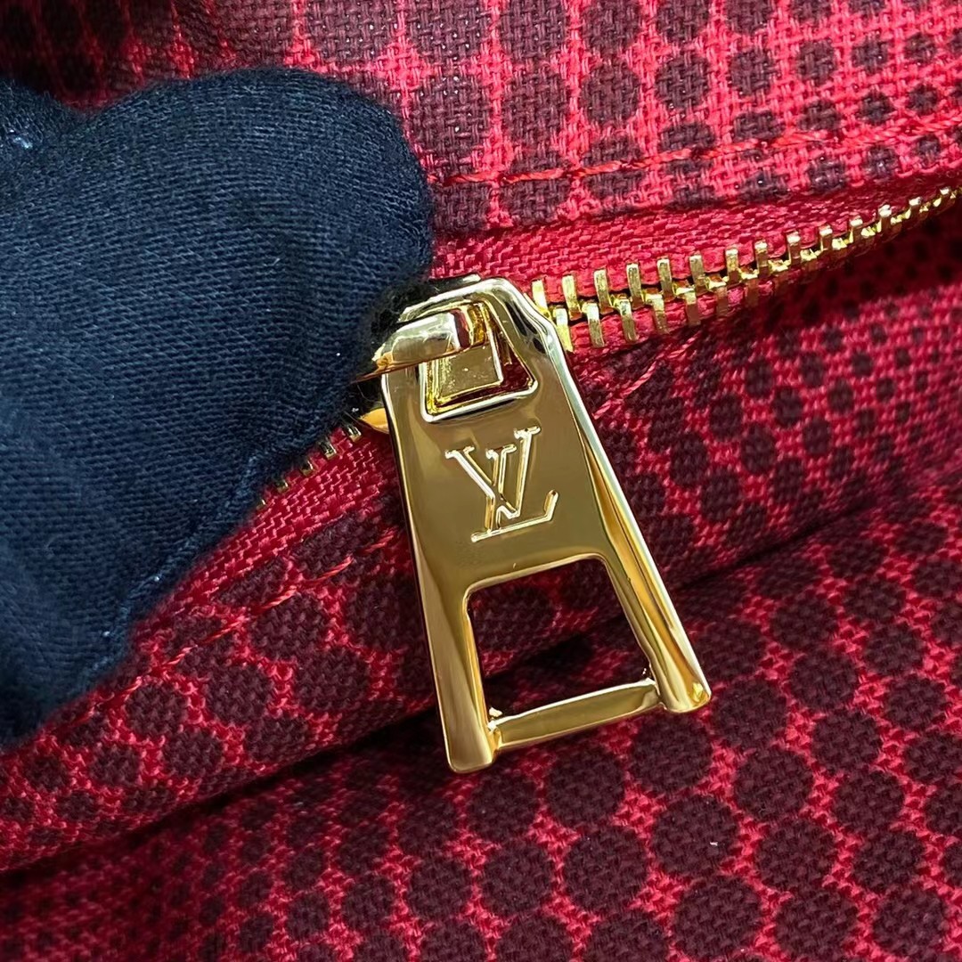 LV YK Onthego MM Bag - Image 6