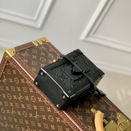 Vertical Trunk Wearable Wallet M82070 - Image 9