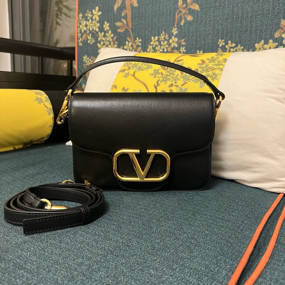 Valentino LOCò Calfskin Bag - Image 4