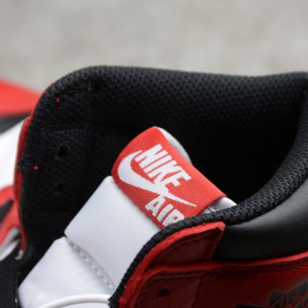 Air Jordan 1 Retro High OG Chicago Red 555088-101 - Image 5