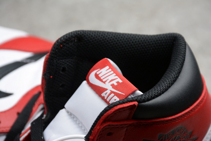 Air Jordan 1 Retro High OG Chicago Red 555088-101 - Image 5