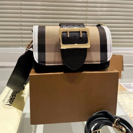 Burberry House Check Bag Small - Image 3