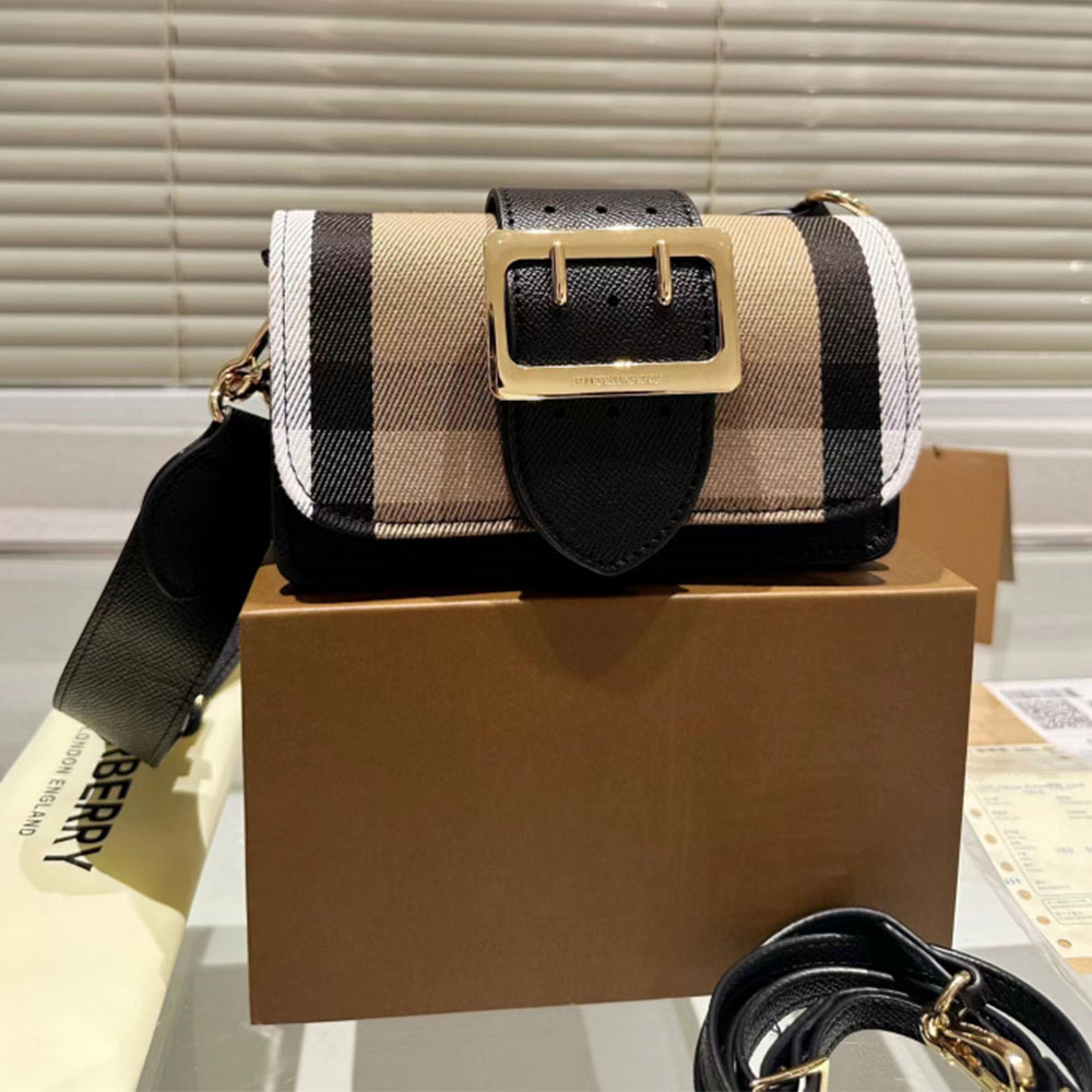 Burberry House Check Bag Small - Image 3