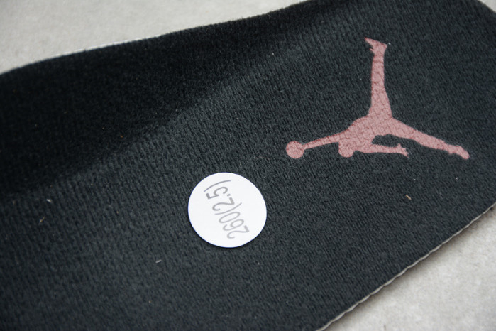 Air Jordan 11 Low White Bred AV2187-160 - Image 11