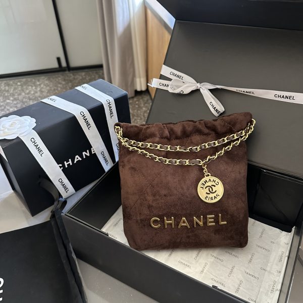 Chanel 22 Handbag Waxed Cowhide Shoulder Bag