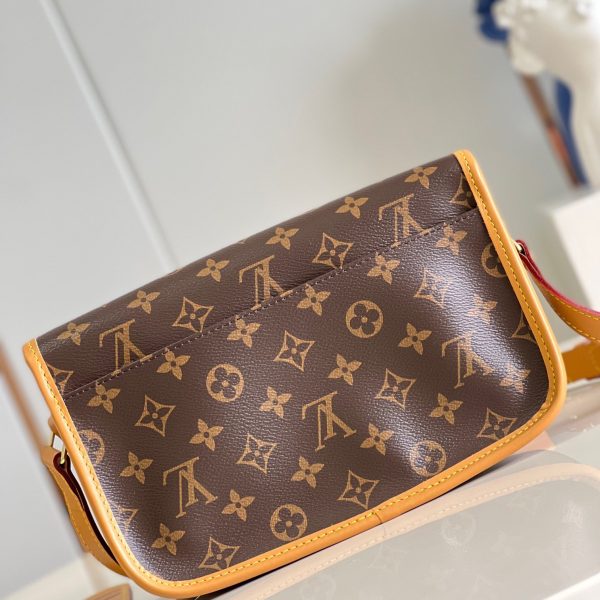 Gibeciere PM Shoulder Bag M42248