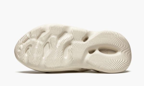 Yeezys Foam RNNR “ Ararat"