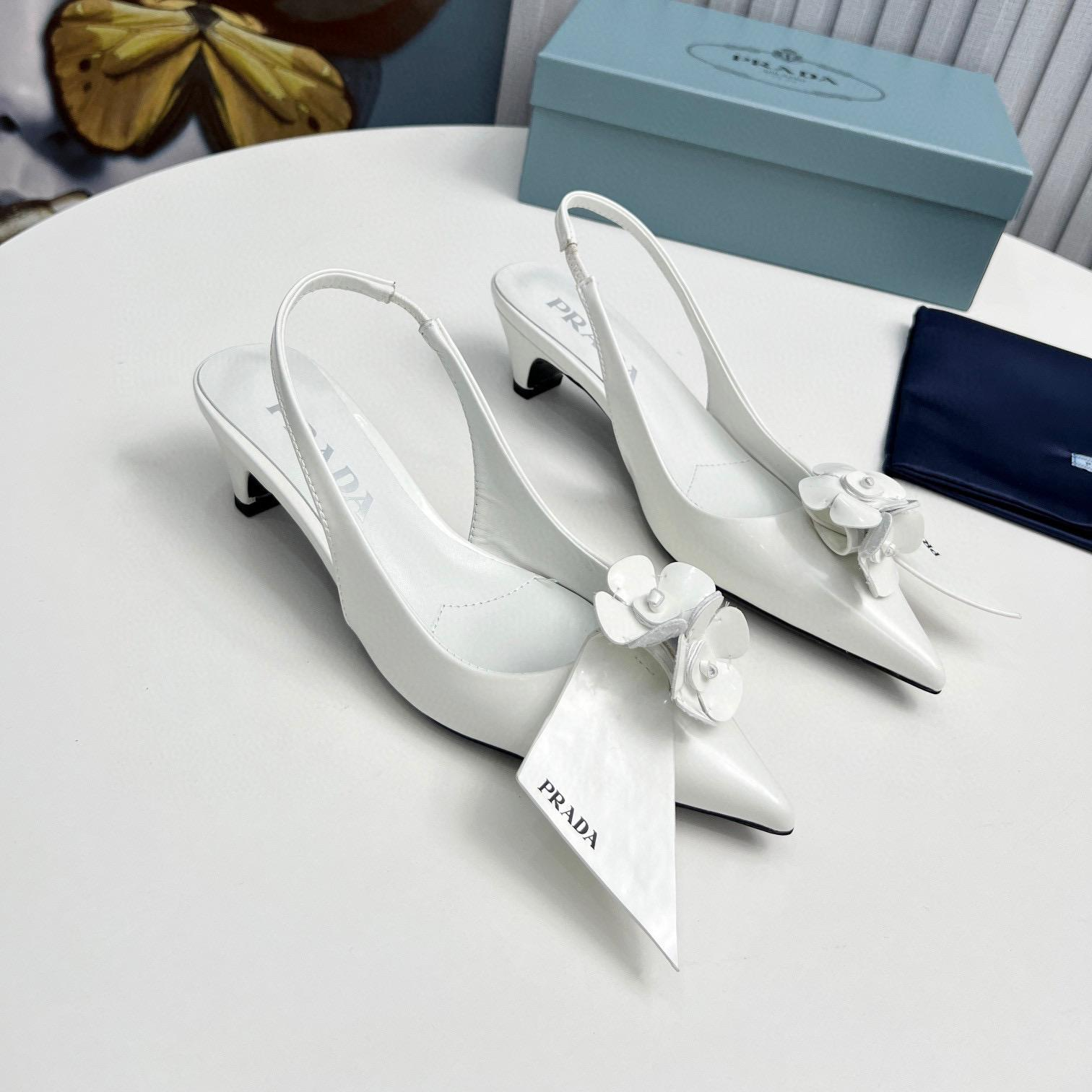 Prada  Leather Temperament Piece  Sandals Slide - Image 3