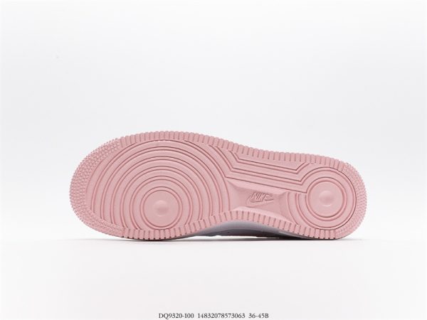 Women's Nike Air Force 1' 07"2022 Valentine's Day" DQ9320-100