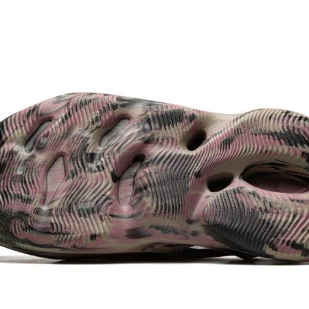 Yeezys Foam Runner “ MX Carbon" - Image 3