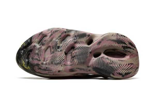Yeezys Foam Runner “ MX Carbon"