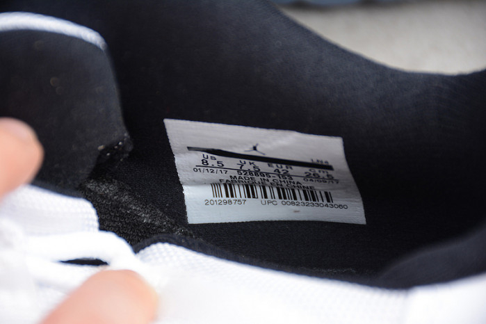 AIR JORDAN 11 RETRO LOW "CONCORD" BLACK/ WHITE mens 528895-153 - Image 14