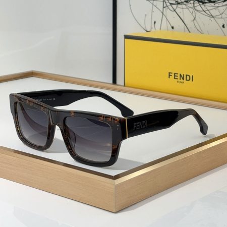 Fendi  Square Plate Sunglasses Top quality - Image 2