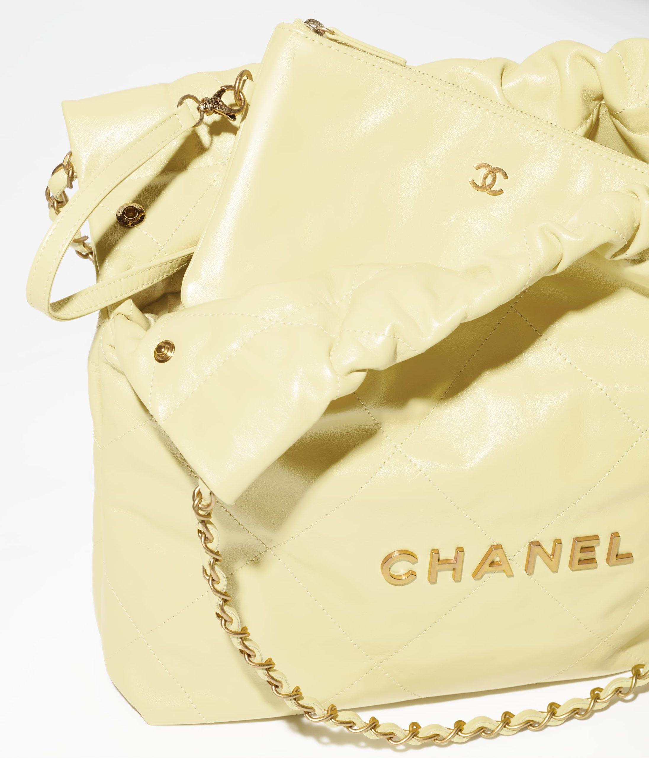 CHANEL 22 SMALL HANDBAG Calfskin & Silver Metal Yellow - Image 3
