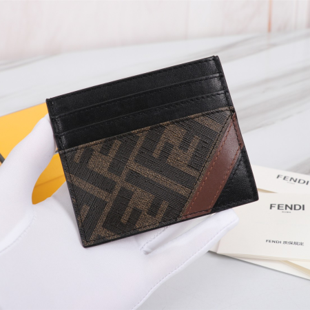 FENDI Leather Card Holder - Image 3
