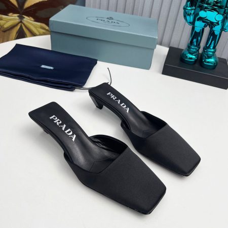 Prada Casual Flip Flops With Flat Heads Slide Sandal