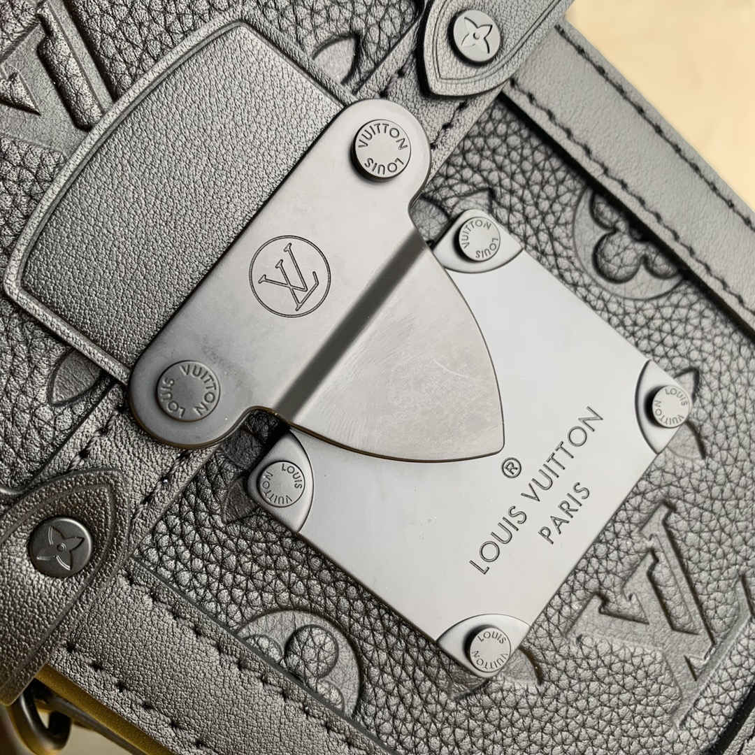 Vertical Trunk Wearable Wallet M82070 - Image 7