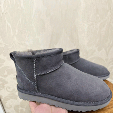 UGG Women's Classic Ultra Mini Boot - Image 3
